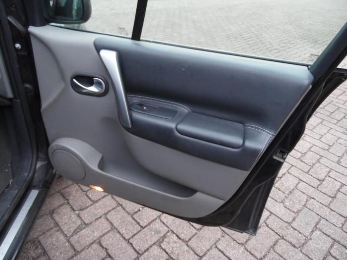 Renault Scénic II 1.9 dCi 115 Sloopvoertuig (2008, Zwart)