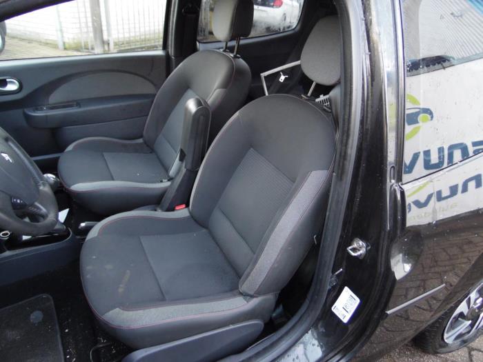 Renault Twingo II 1.2 16V Sloopvoertuig (2012, Zwart)