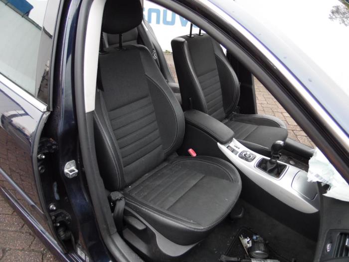 Renault Laguna III Estate 2.0 16V Sloopvoertuig (2008, Blauw)