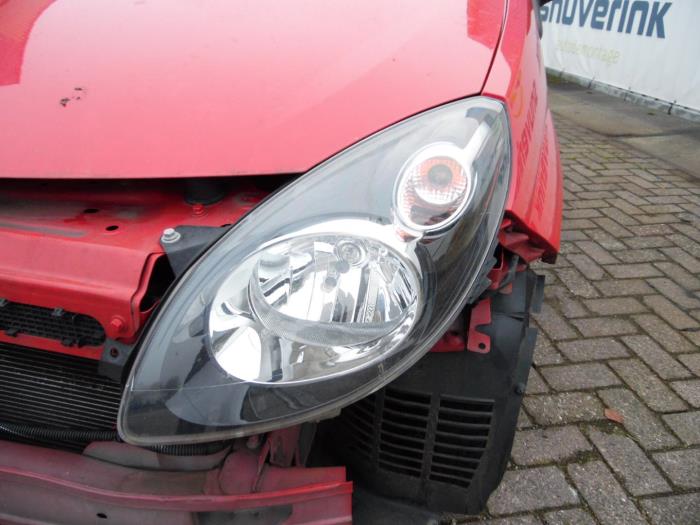 Renault Twingo II 1.2 16V Sloopvoertuig (2011, Rood)
