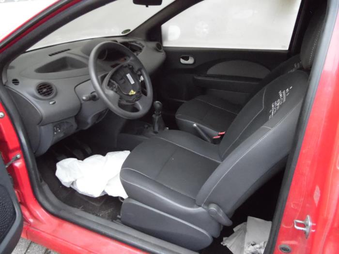 Renault Twingo II 1.2 16V Sloopvoertuig (2011, Rood)