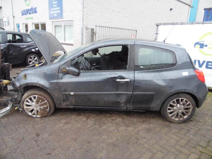 Renault Clio III 1.4 16V Sloopvoertuig (2005, Grijs)
