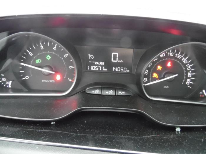 Peugeot 208 I 1.2 Vti 12V PureTech 82 Sloopvoertuig (2015, Grijs)