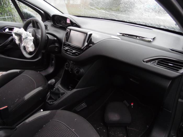 Peugeot 208 I 1.2 Vti 12V PureTech 82 Sloopvoertuig (2015, Grijs)
