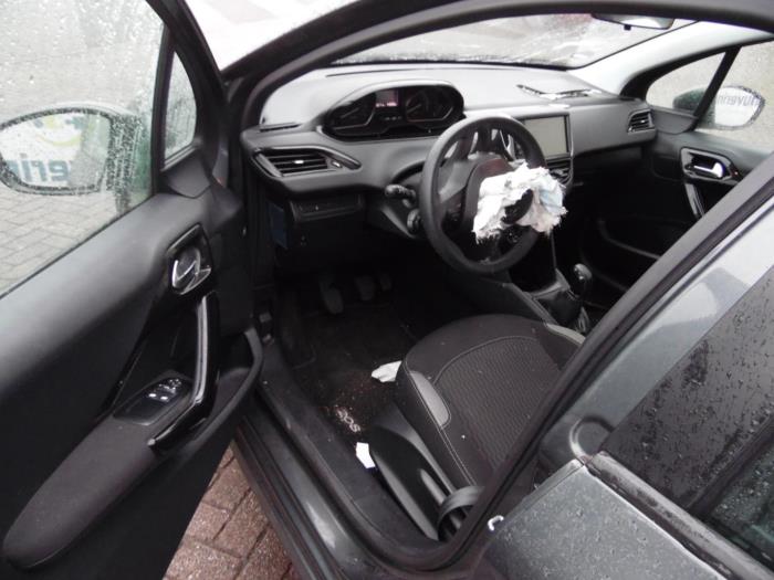 Peugeot 208 I 1.2 Vti 12V PureTech 82 Sloopvoertuig (2015, Grijs)