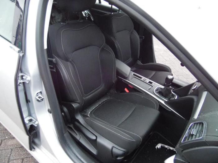 Renault Megane IV Estate 1.3 TCE 115 16V Sloopvoertuig (2019, Grijs)