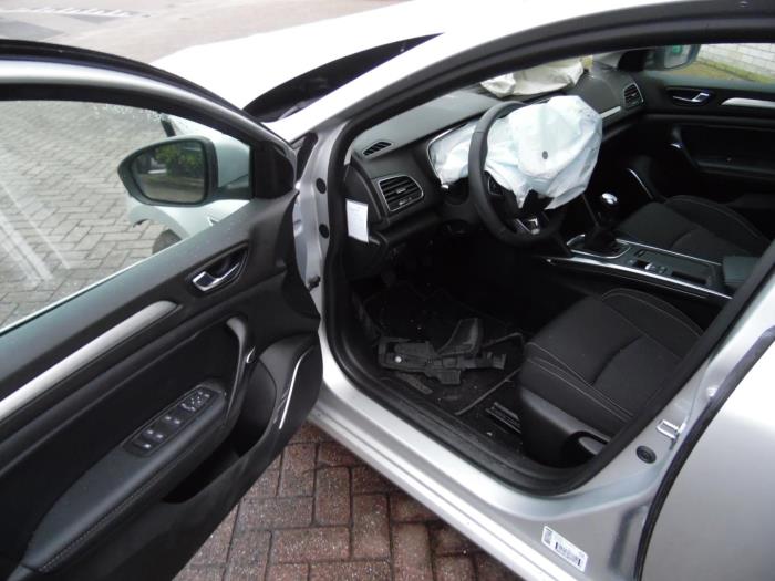 Renault Megane IV Estate 1.3 TCE 115 16V Sloopvoertuig (2019, Grijs)