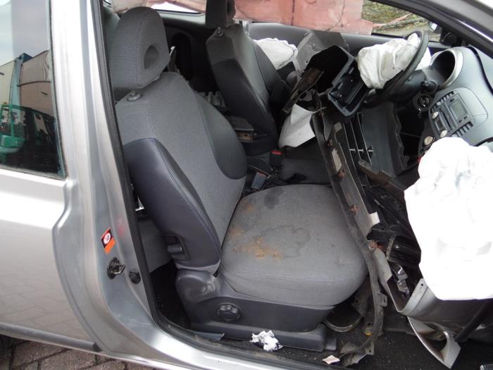 Nissan Micra 1.2 16V Sloopvoertuig (2004, Grijs)