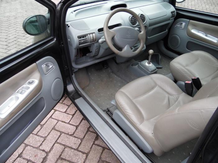Renault Twingo 1.2 16V Sloopvoertuig (2004, Zwart)