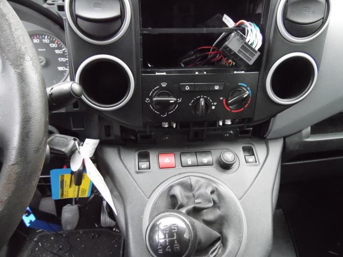 Peugeot Partner 1.6 HDI 75 16V Sloopvoertuig (2011, Wit)