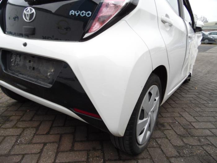 Toyota Aygo 1.0 12V VVT-i Sloopvoertuig (2014, Wit)