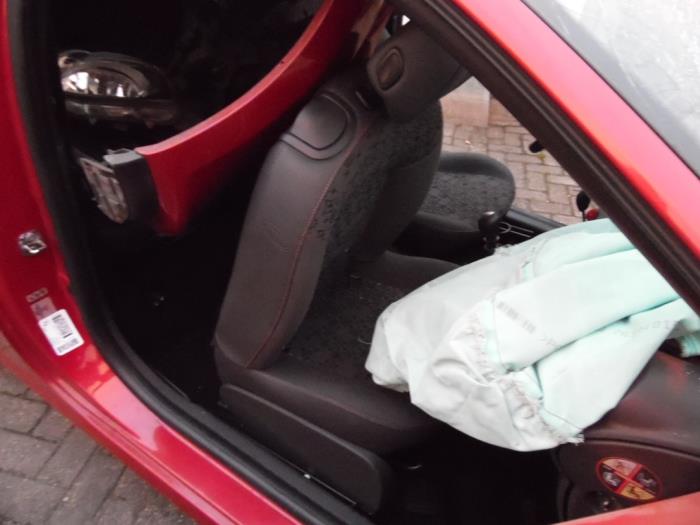Renault Twingo II 1.2 16V Sloopvoertuig (2010, Rood)