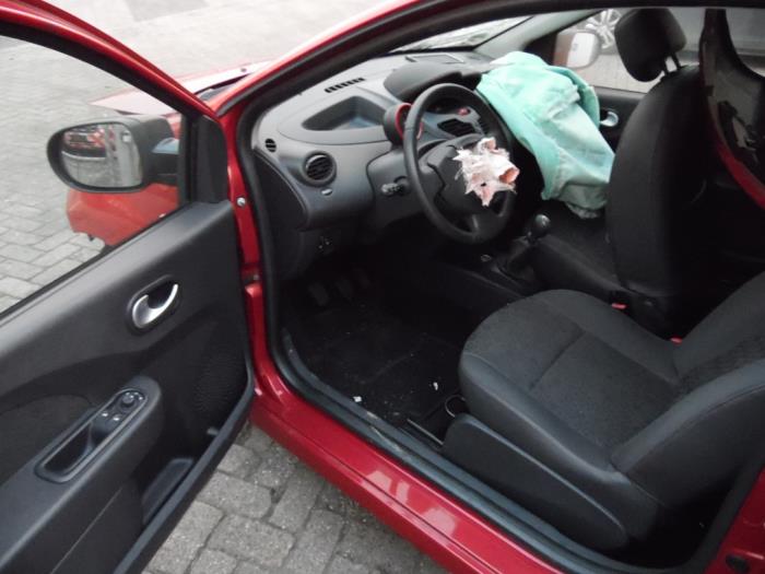 Renault Twingo II 1.2 16V Sloopvoertuig (2010, Rood)