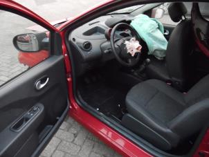 Renault Twingo II 1.2 16V Sloopvoertuig (2010, Rood)