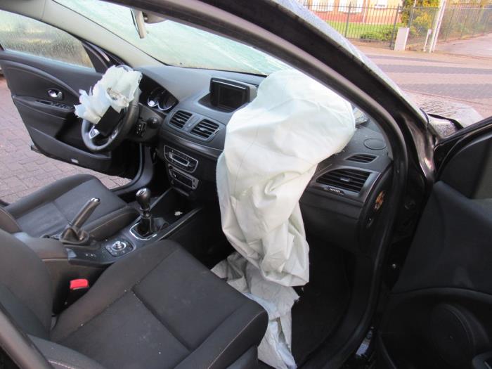 Renault Megane III Berline 1.5 dCi 110 Sloopvoertuig (2012, Zwart)