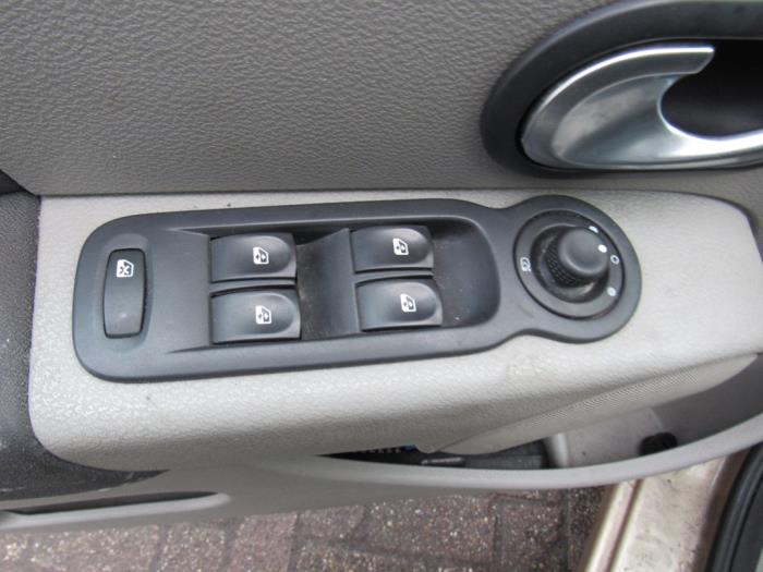 Renault Modus/Grand Modus 1.6 16V Sloopvoertuig (2005, Beige)