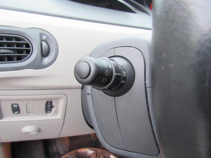 Renault Modus/Grand Modus 1.6 16V Sloopvoertuig (2005, Beige)