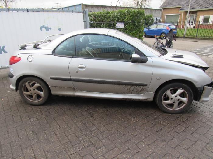 Peugeot 206 CC 1.6 16V Sloopvoertuig (2003, Grijs)