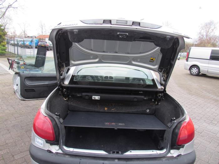 Peugeot 206 CC 1.6 16V Sloopvoertuig (2003, Grijs)