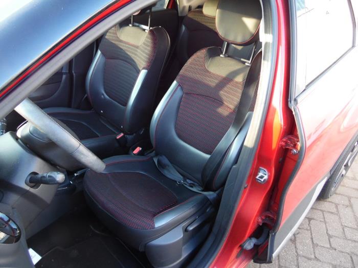 Renault Captur 0.9 Energy TCE 12V Sloopvoertuig (2015, Rood)