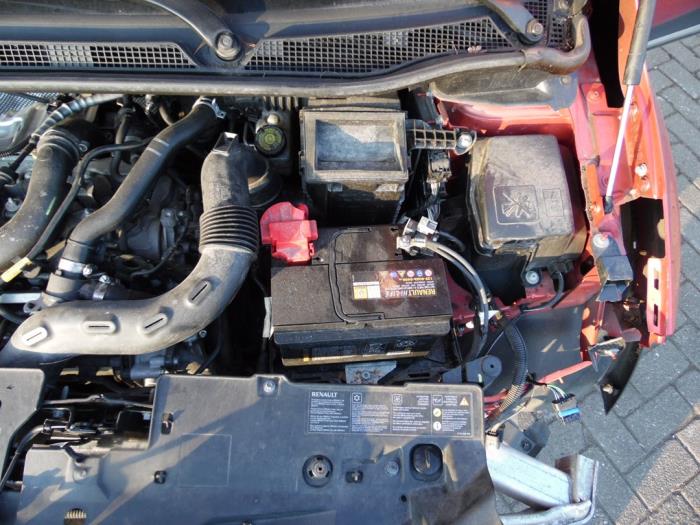 Renault Captur 0.9 Energy TCE 12V Sloopvoertuig (2015, Rood)