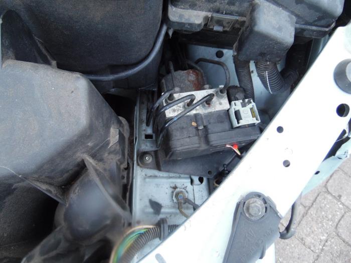 Peugeot 206 1.4 XR,XS,XT,Gentry Sloopvoertuig (2006, Grijs)