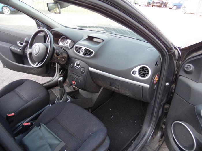 Renault Clio III Estate/Grandtour 1.2 16V TCE 100 Sloopvoertuig (2008, Donker, Grijs)