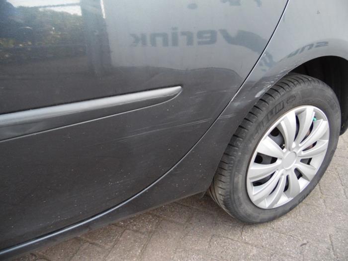 Renault Clio III Estate/Grandtour 1.2 16V TCE 100 Sloopvoertuig (2008, Donker, Grijs)