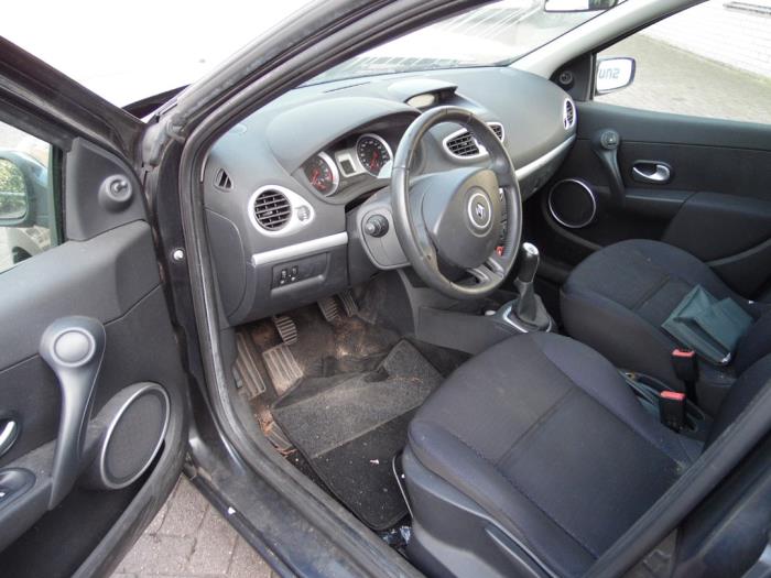 Renault Clio III Estate/Grandtour 1.2 16V TCE 100 Sloopvoertuig (2008, Donker, Grijs)