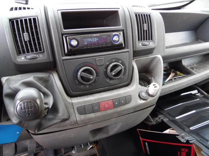 Peugeot Boxer 2.2 HDi 100 Euro 4 Sloopvoertuig (2007, Grijs)