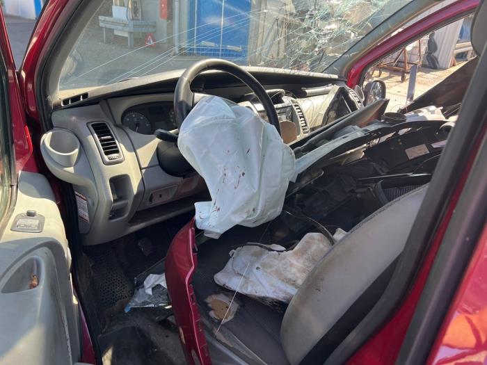 Opel Vivaro 2.5 CDTI 16V Sloopvoertuig (2008, Rood)