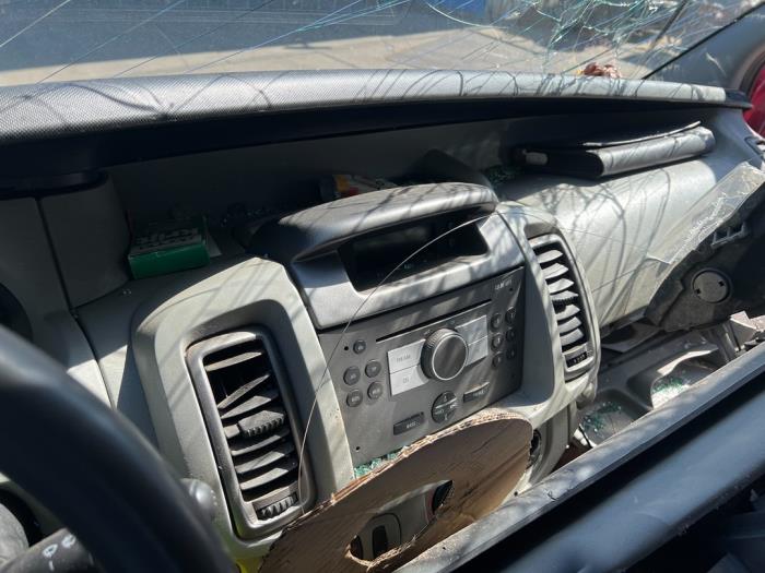 Opel Vivaro 2.5 CDTI 16V Sloopvoertuig (2008, Rood)