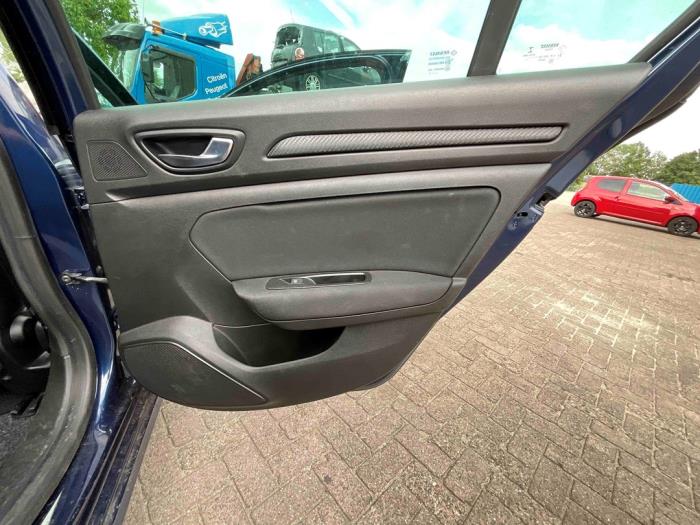 Renault Megane IV Estate 1.2 Energy TCE 100 Sloopvoertuig (2017, Blauw)