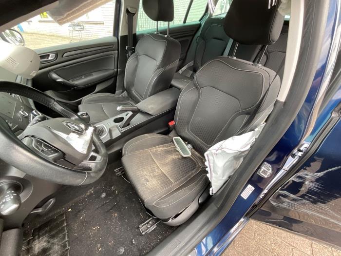 Renault Megane IV Estate 1.2 Energy TCE 100 Sloopvoertuig (2017, Blauw)