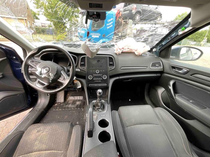 Renault Megane IV Estate 1.2 Energy TCE 100 Sloopvoertuig (2017, Blauw)