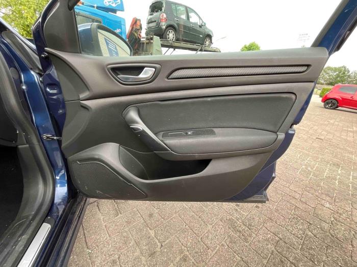 Renault Megane IV Estate 1.2 Energy TCE 100 Sloopvoertuig (2017, Blauw)