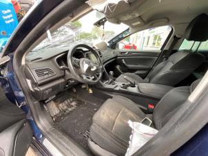 Renault Megane IV Estate 1.2 Energy TCE 100 Sloopvoertuig (2017, Blauw)