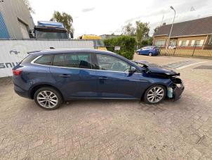 Renault Megane IV Estate 1.2 Energy TCE 100 Sloopvoertuig (2017, Blauw)