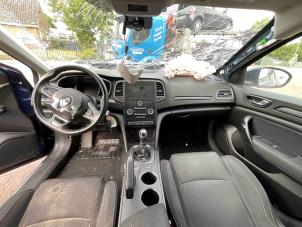 Renault Megane IV Estate 1.2 Energy TCE 100 Sloopvoertuig (2017, Blauw)