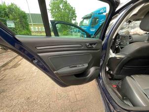 Renault Megane IV Estate 1.2 Energy TCE 100 Sloopvoertuig (2017, Blauw)