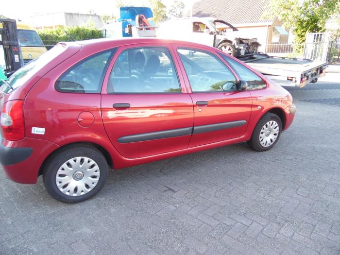 Citroen Xsara Picasso 1.6i 16V Sloopvoertuig (2006, Rood)