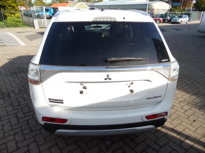 Mitsubishi Outlander 2.0 16V 4x4 Sloopvoertuig (2015, Wit)