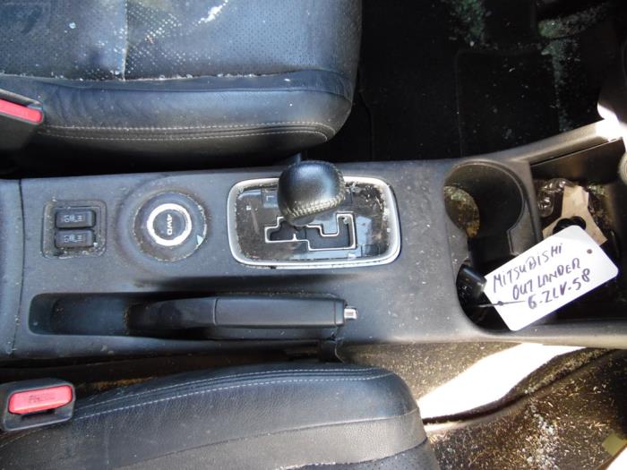 Mitsubishi Outlander 2.0 16V 4x4 Sloopvoertuig (2015, Wit)