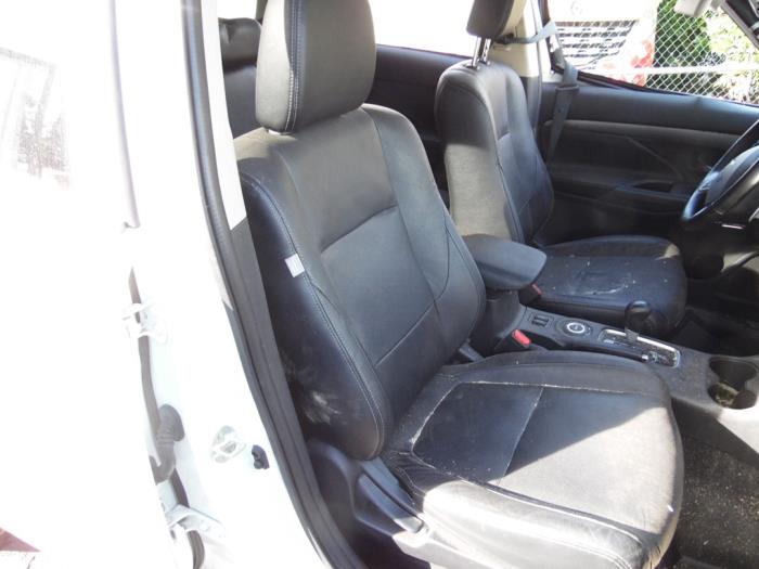 Mitsubishi Outlander 2.0 16V 4x4 Sloopvoertuig (2015, Wit)