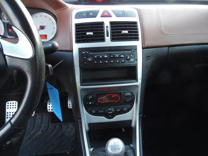 Peugeot 307 CC 2.0 16V Schadevoertuig (2005, Grijs)