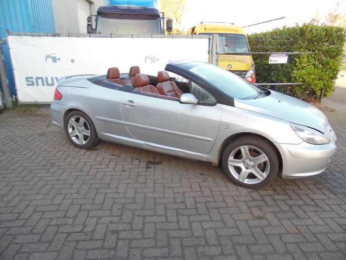 Peugeot 307 CC 2.0 16V Schadevoertuig (2005, Grijs)