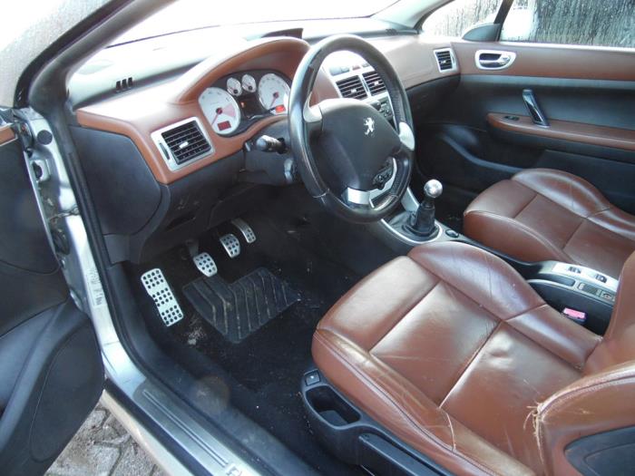 Peugeot 307 CC 2.0 16V Schadevoertuig (2005, Grijs)