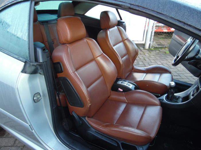 Peugeot 307 CC 2.0 16V Schadevoertuig (2005, Grijs)