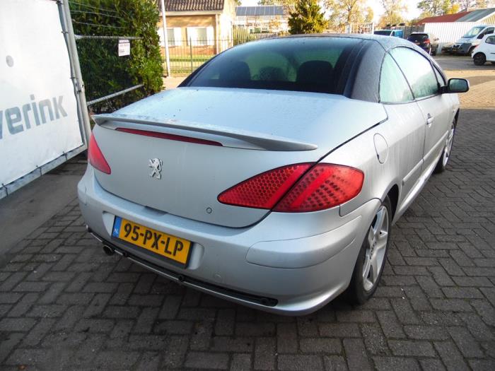 Peugeot 307 CC 2.0 16V Schadevoertuig (2005, Grijs)