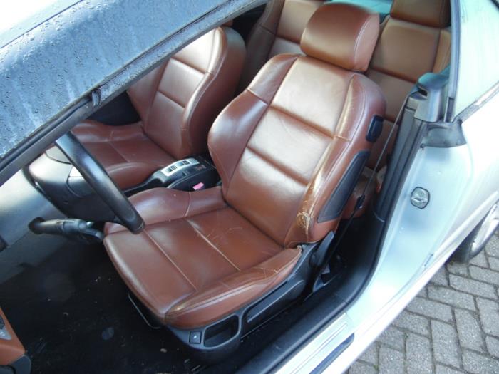 Peugeot 307 CC 2.0 16V Schadevoertuig (2005, Grijs)